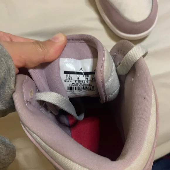 Jordan 1s Retro Heiress Plum - Picture 8 of 10